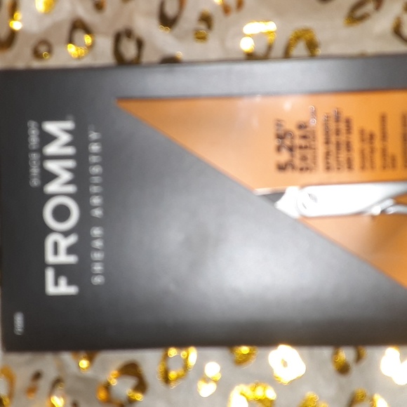 NEW TRANSFORM 5.75” HAIR CUTTING SHEAR | F1009 | FROMM - Picture 2 of 7